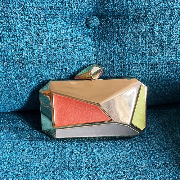 Multifaceted Clutch - Picture 2 of 6